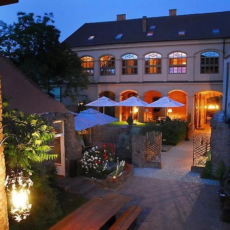 Hotel Poesis Сату-Маре Екстер'єр фото