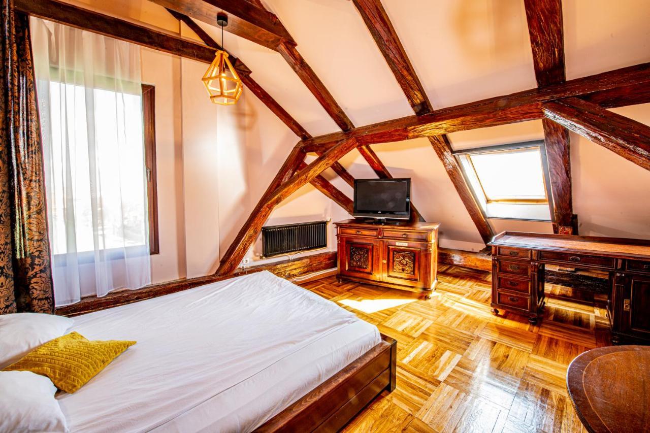 Hotel Poesis Сату-Маре Екстер'єр фото