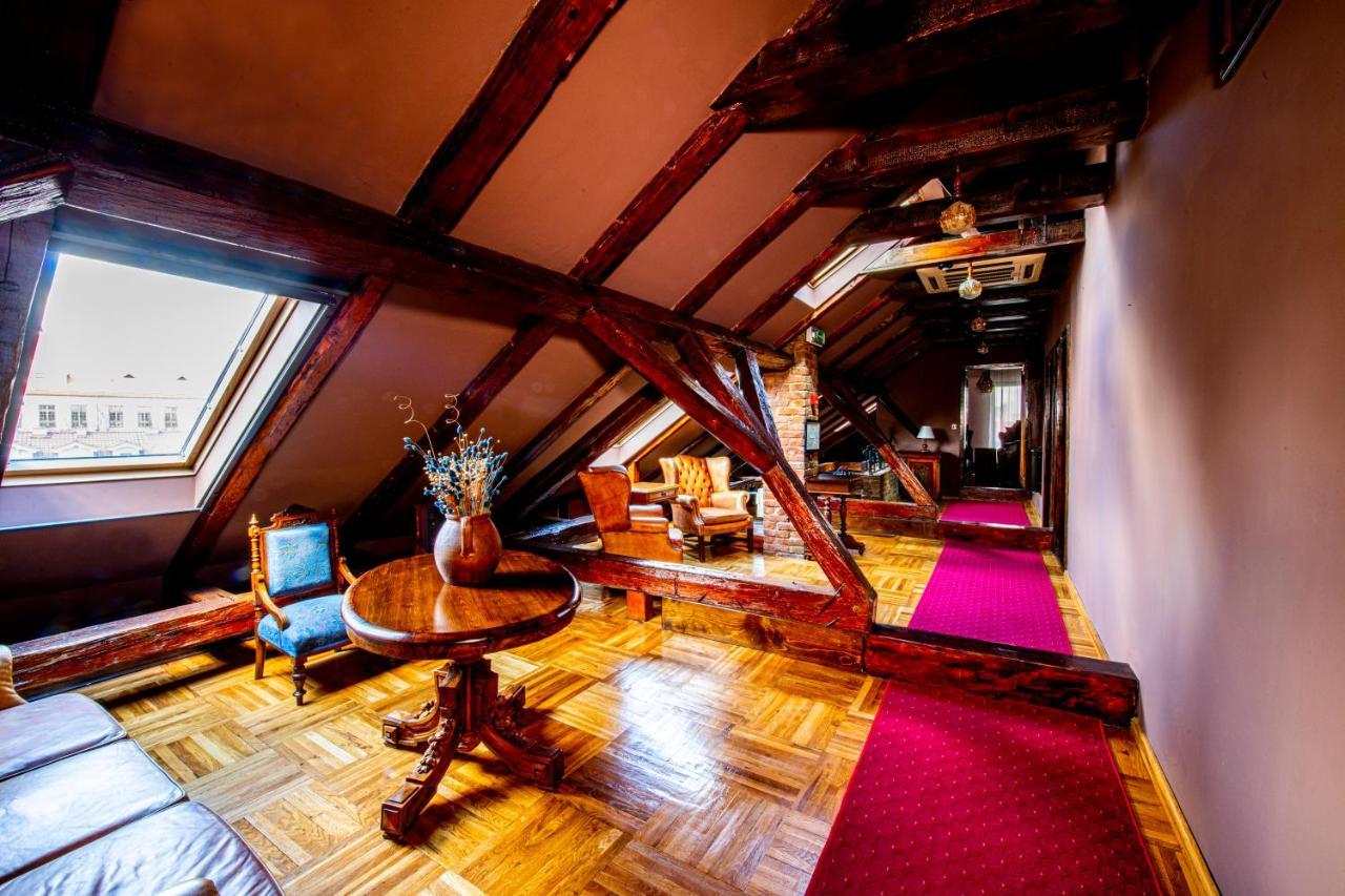 Hotel Poesis Сату-Маре Екстер'єр фото