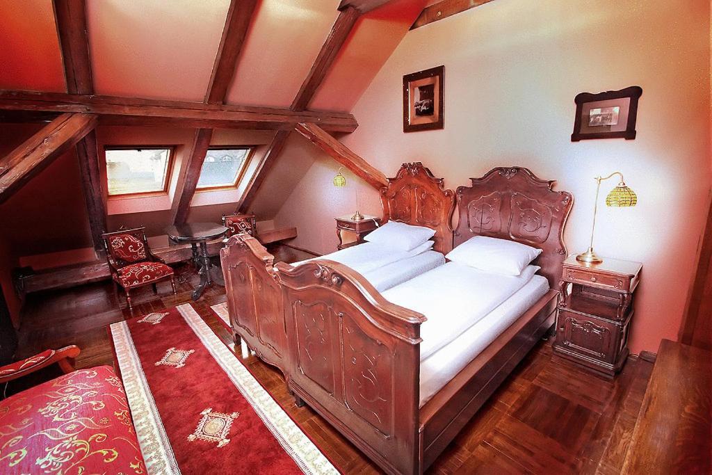 Hotel Poesis Сату-Маре Екстер'єр фото