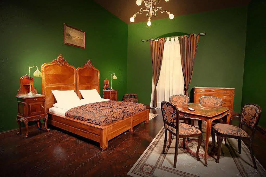 Hotel Poesis Сату-Маре Екстер'єр фото